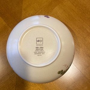 Mikasa set of 4 bowls. Chablis pattern